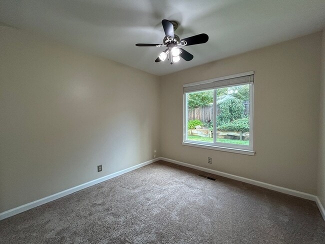 Building Photo - Sought after Concord Crossings Community 4...