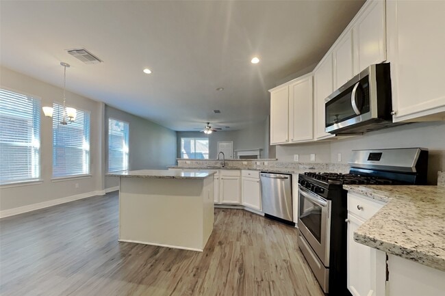 Building Photo - 2815 Lockeridge Oaks Dr