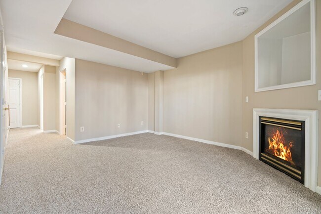 Building Photo - Delta Ridge Darling!  Available Now!  3BR Plus Den!