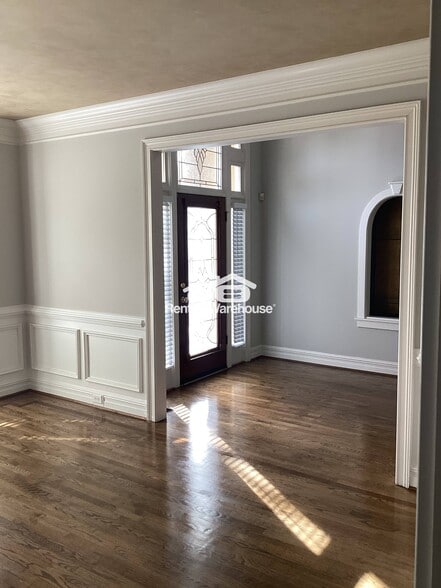 Building Photo - 7815 Tintern Trce