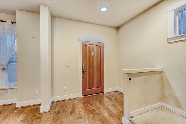 Building Photo - 590 SW 199th Ave