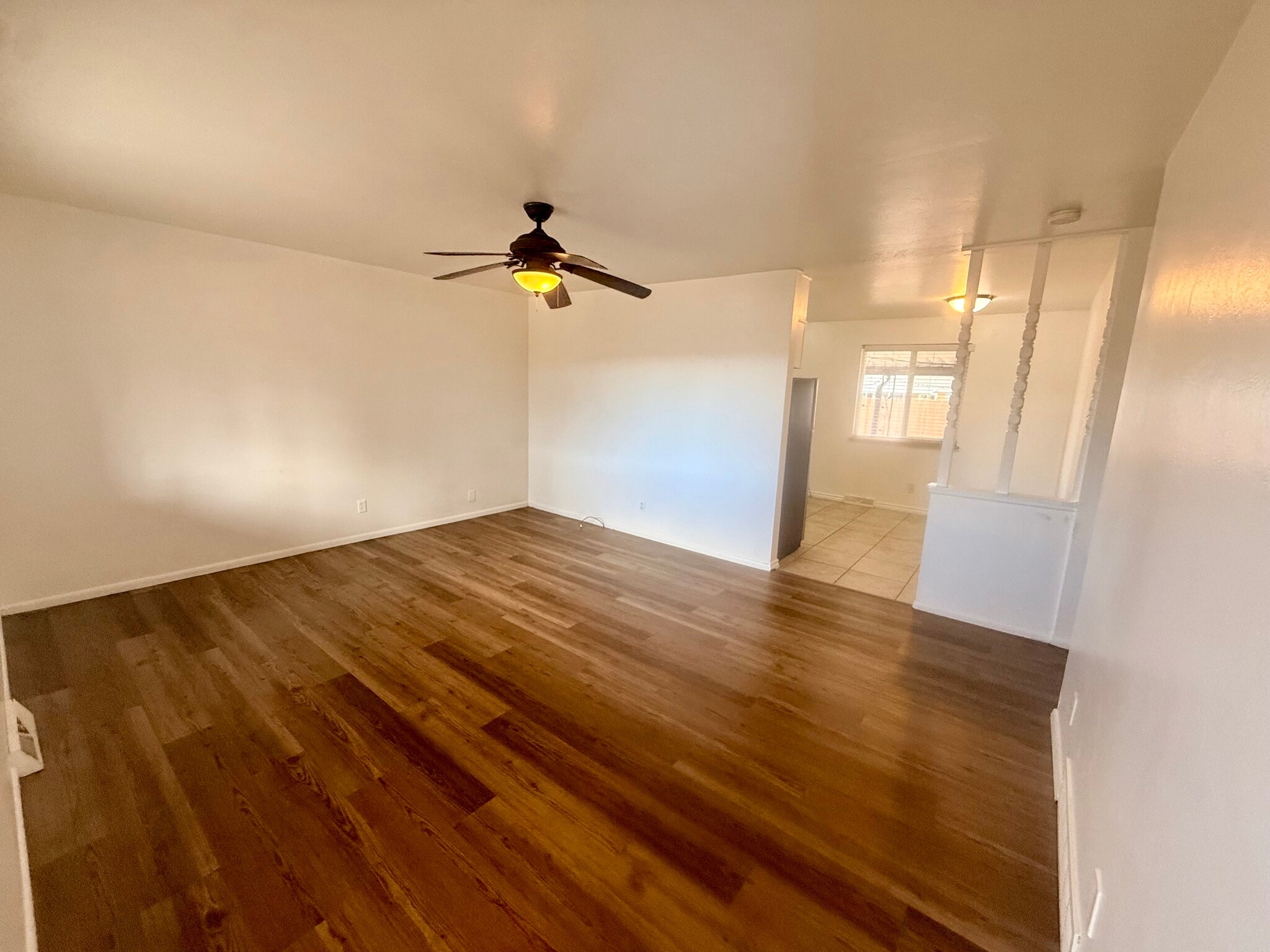 Living room - 5370 King Ct