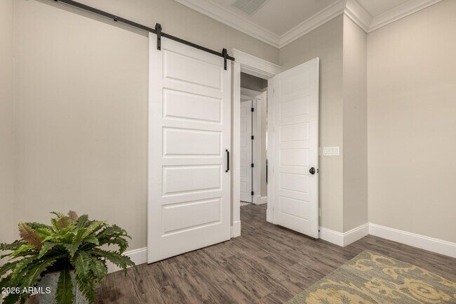 Building Photo - 2013 E Mallory St