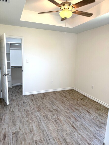 Building Photo - 680 Seminole Ln