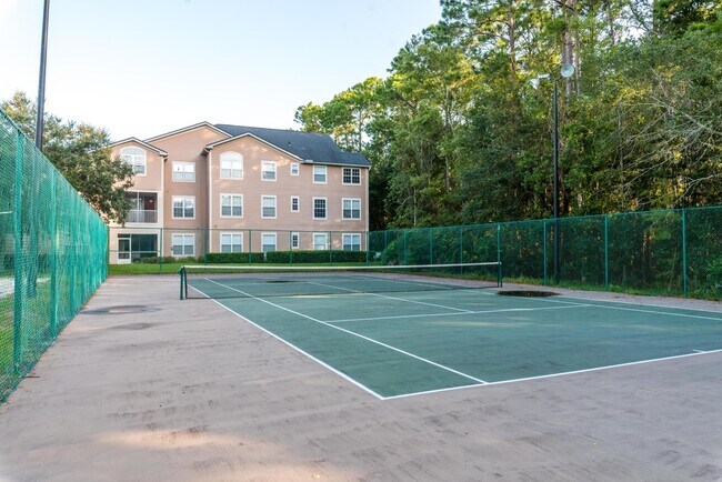 Building Photo - 13810 Sutton Park Dr N