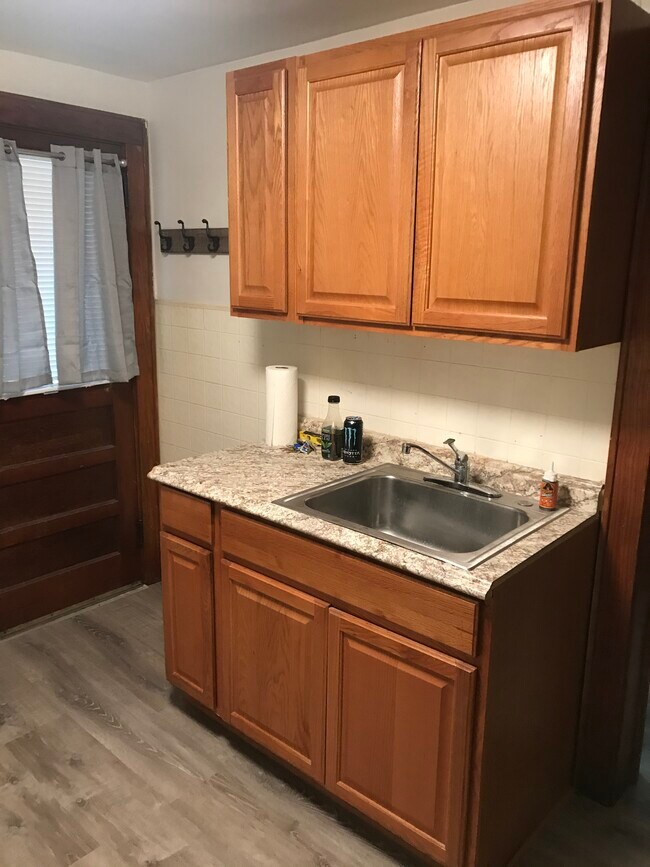 Kitchen - 50 Moeller St