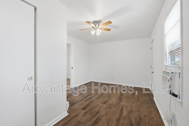 Building Photo - 1007 N Scott Ave