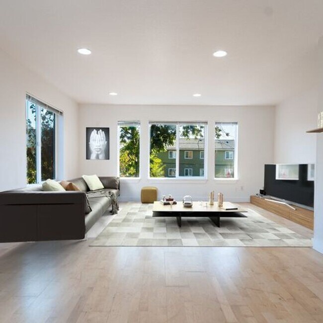Building Photo - STILL AVAILABLE! Special: Only $500 Securi...