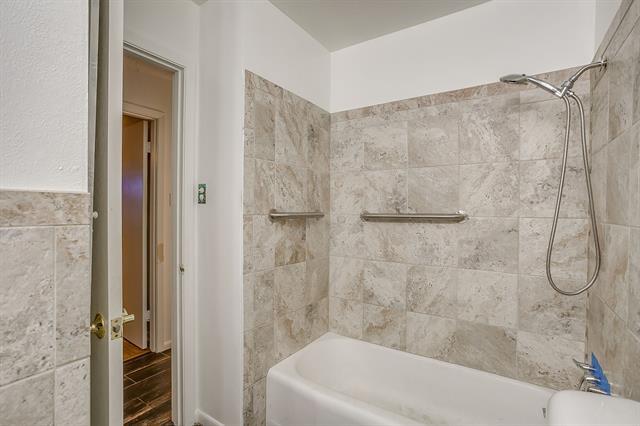 Building Photo - 1911 Joslin St