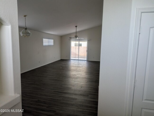 Building Photo - 7254 W Maple Ridge Dr