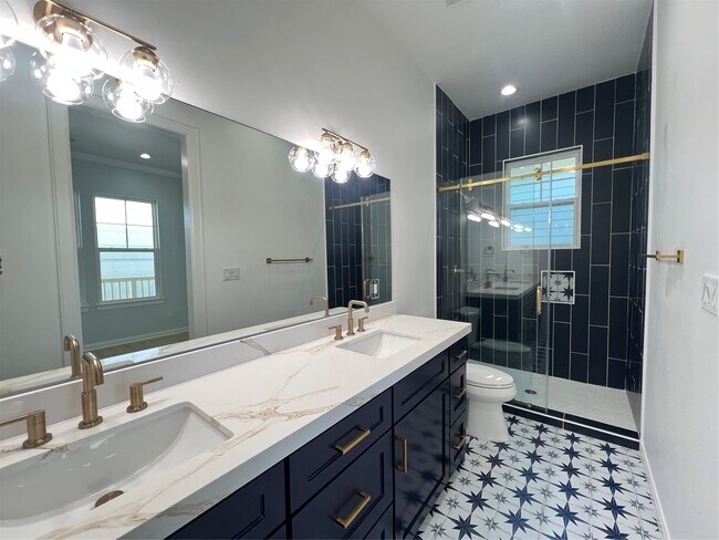 Building Photo - 1024 62nd St