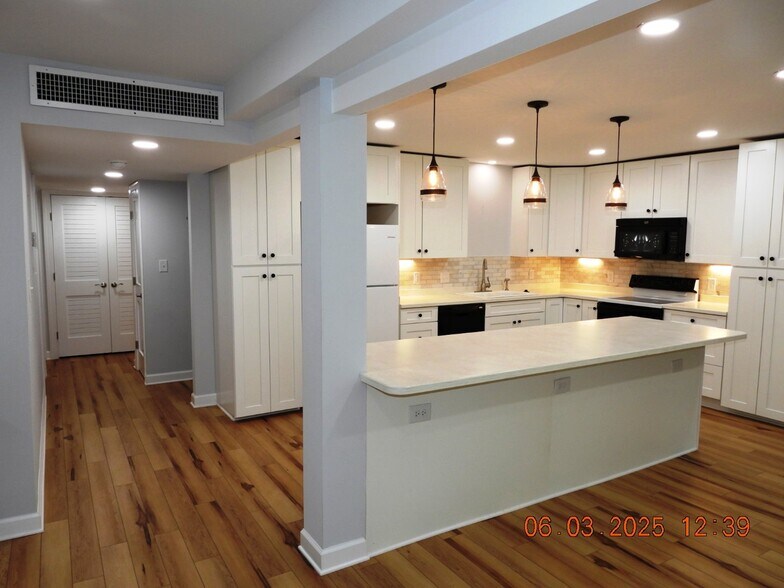 Building Photo - 5260 Crossbow Cir
