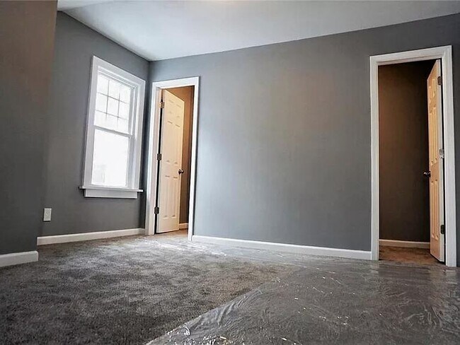 ONE roommate needed Text Hung 585-512-6522 - 19 Ellicott St