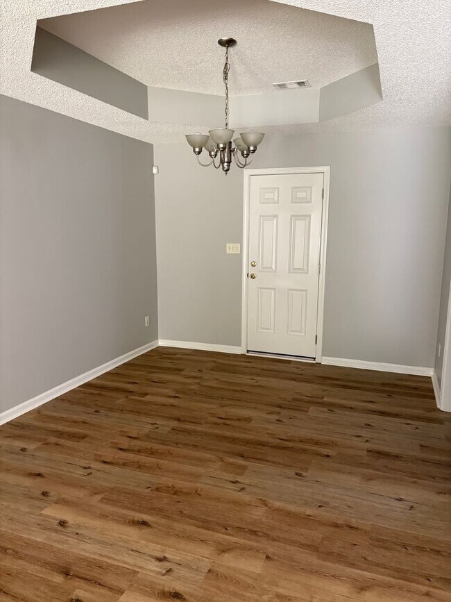 Building Photo - 1404 Georgia Ave SE