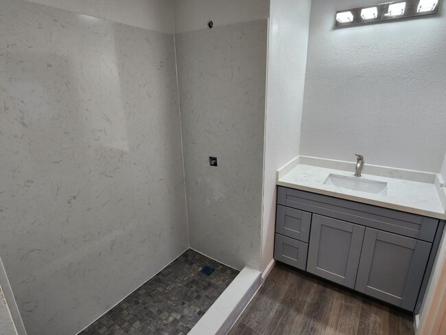 Recently remoeled shower in bathroom 1 in BR1 - 2040 Main St