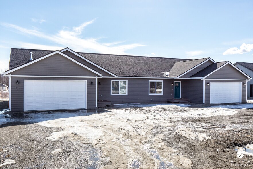 Building Photo - 920 W Wilder Ave