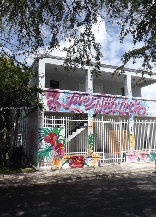Primary Photo - 131 NW 15th St