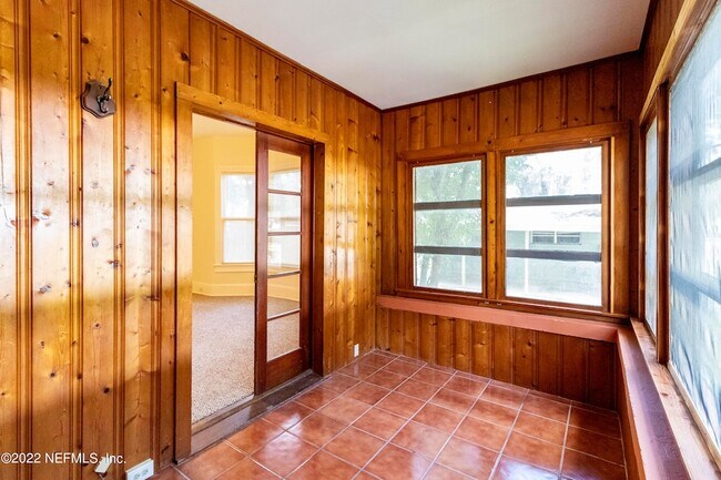 Building Photo - 24 Riberia St