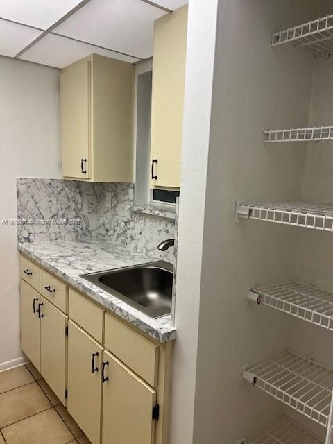 Building Photo - 633 S Royal Poinciana Blvd