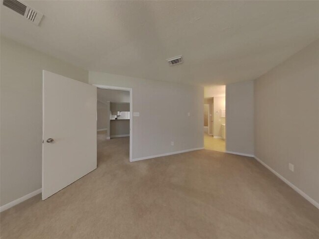 Building Photo - 3551 Windmoor Dr