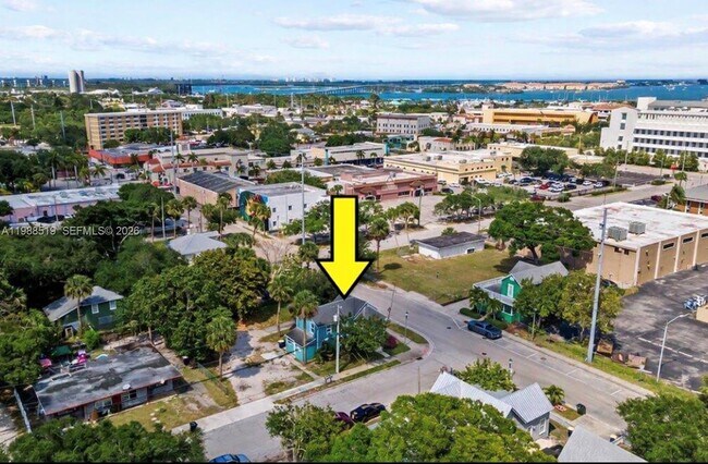 Building Photo - 700 Boston Ave