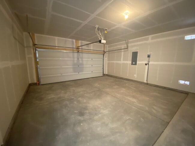 Building Photo - 4838 Mount Salas St NE