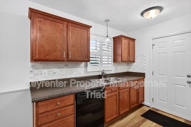 Building Photo - 9415 Glen Cross Dr
