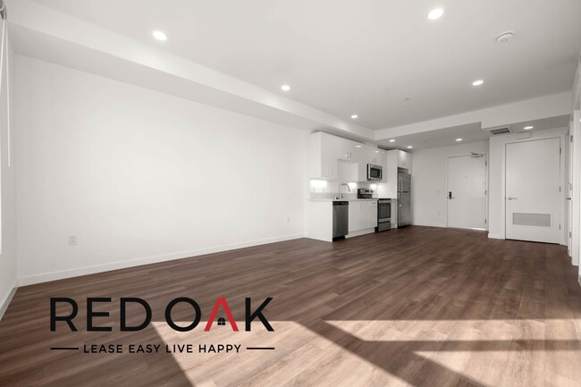 Building Photo - Luxury One Bedroom Penthouse with Stainles...