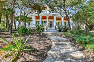 Building Photo - 201 N Forest Dune Dr