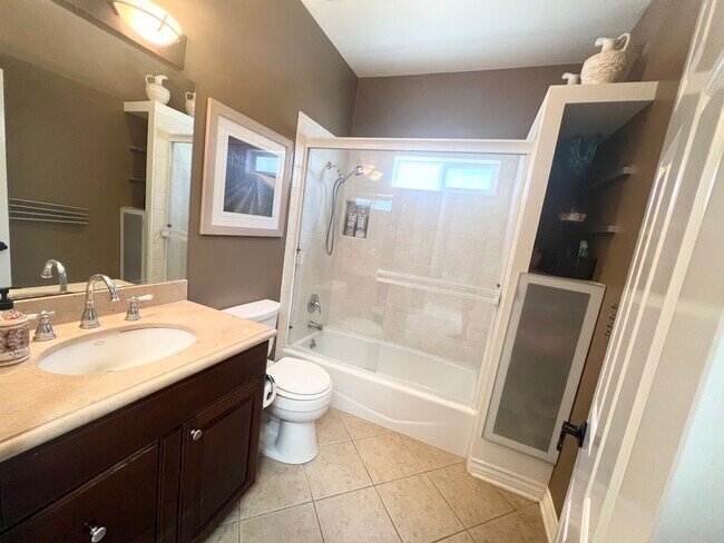 Full Bath - 6947 Jellico Ave