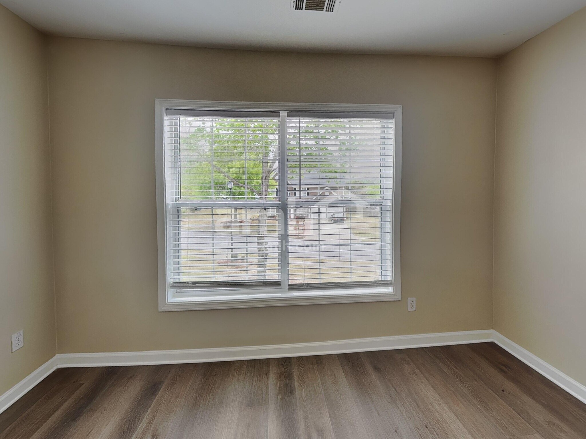 Building Photo - 1387 Belfaire Lake Trl