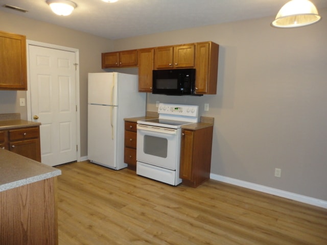 Building Photo - 2524 Landing Ter