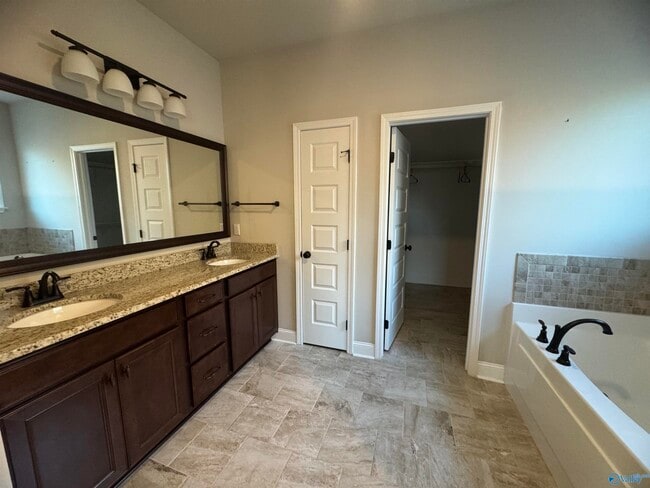 Building Photo - 5006 River Birch Ln