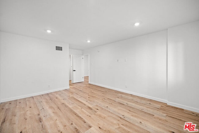 Building Photo - 1650 S Bentley Ave