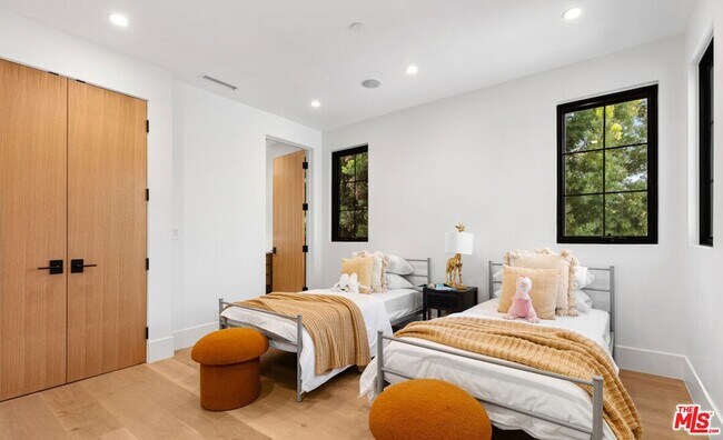 Building Photo - 2565 Patricia Ave