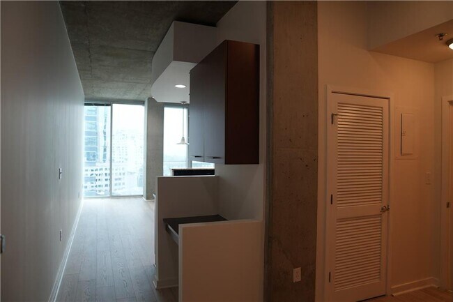 Building Photo - 3324 Peachtree Rd