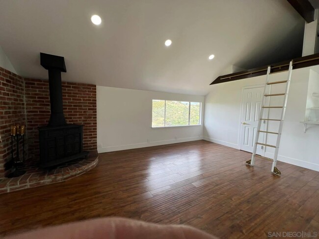 Building Photo - 1531 Avohill Dr