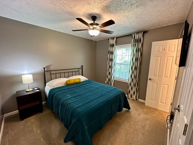 Building Photo - Remarkable Value. Unbeatable Location.