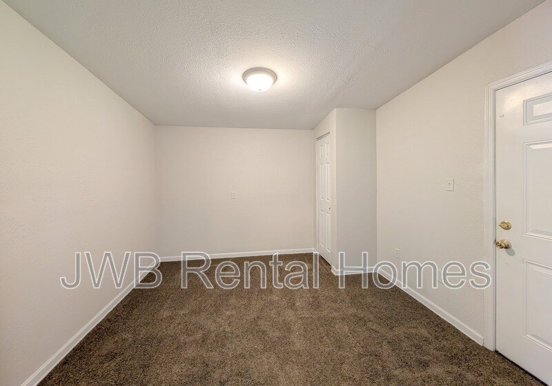 Building Photo - 2710 Rogero Rd