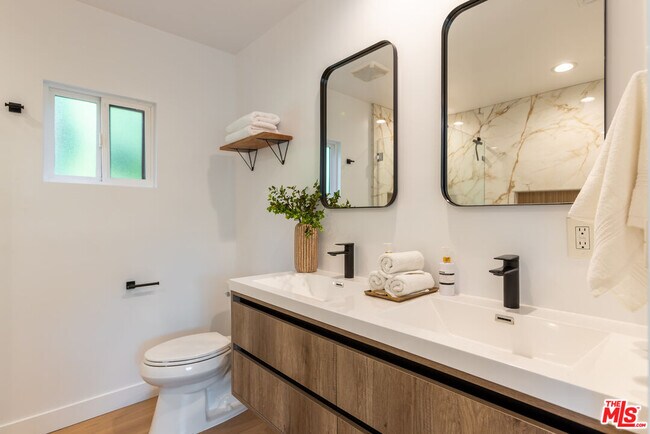 Building Photo - 3840 Lyceum Ave