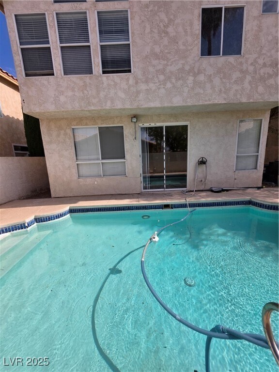 Building Photo - 1714 Talon Ave