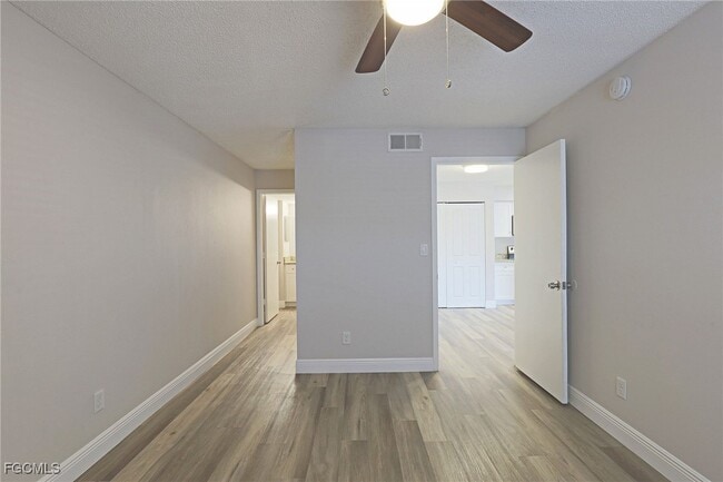 Building Photo - 5329 Summerlin Rd