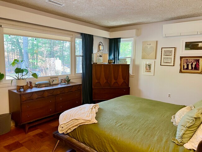 Master bedroom - King bed - 7 Gleason St