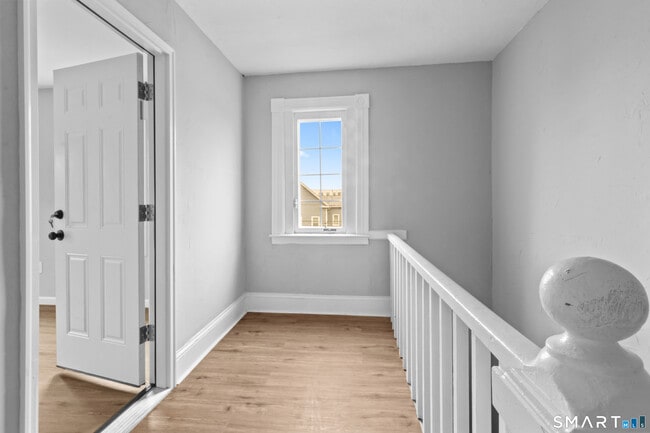 Building Photo - 173 Shaw St