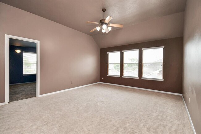 Building Photo - 2523 Sunstone Ln