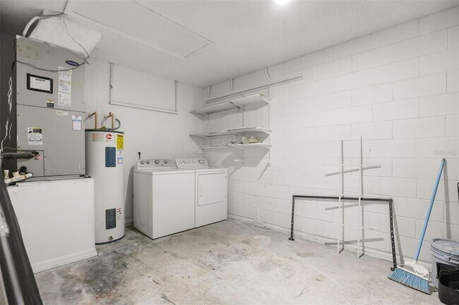 Building Photo - 2501 Daffadil Terrace