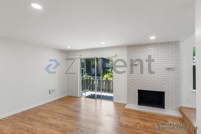 Building Photo - 99 E Middlefield Rd