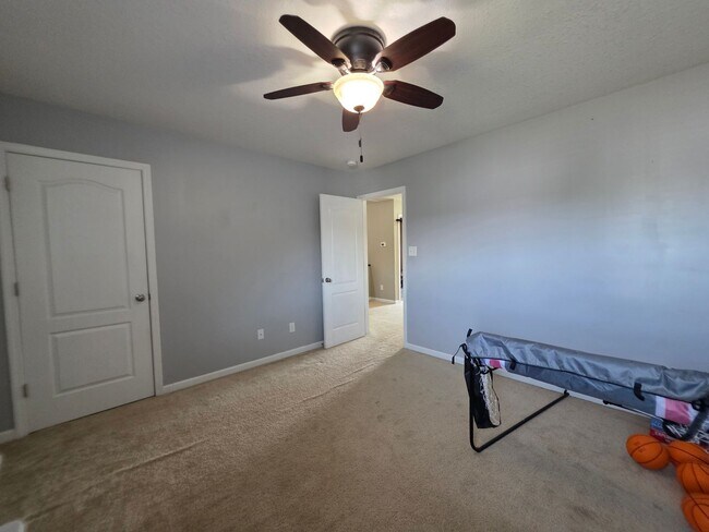 Building Photo - 702 Appling Ct
