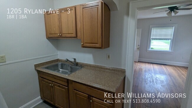 Building Photo - 1205 Ryland Ave