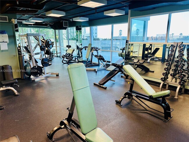 Building Photo - 650 West Ave